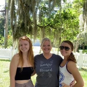 Meet your Posher, Jenn